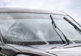 Sai come cambiare i tergicristalli della tua auto?